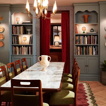 The Hoxton, Hotel 4*