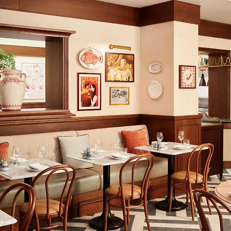 The Hoxton, Hotel 4*