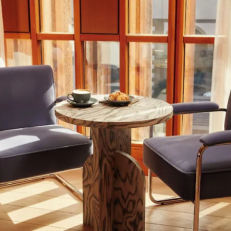 The Hoxton, Hotel 4*